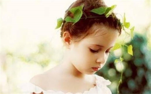 何姓寓意吉祥的男生名字